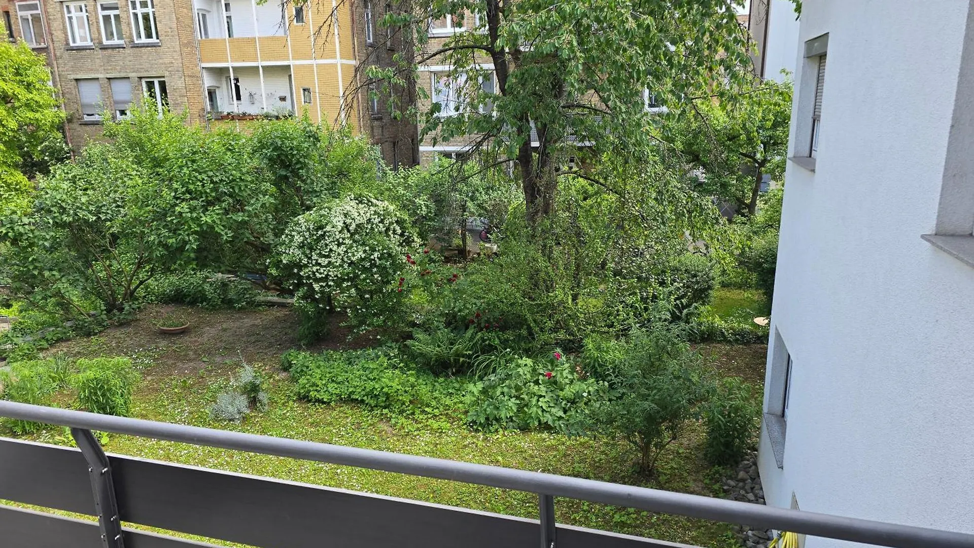 Apartment Nr 5 Bei Augsburger Platz Stuttgart Almanya