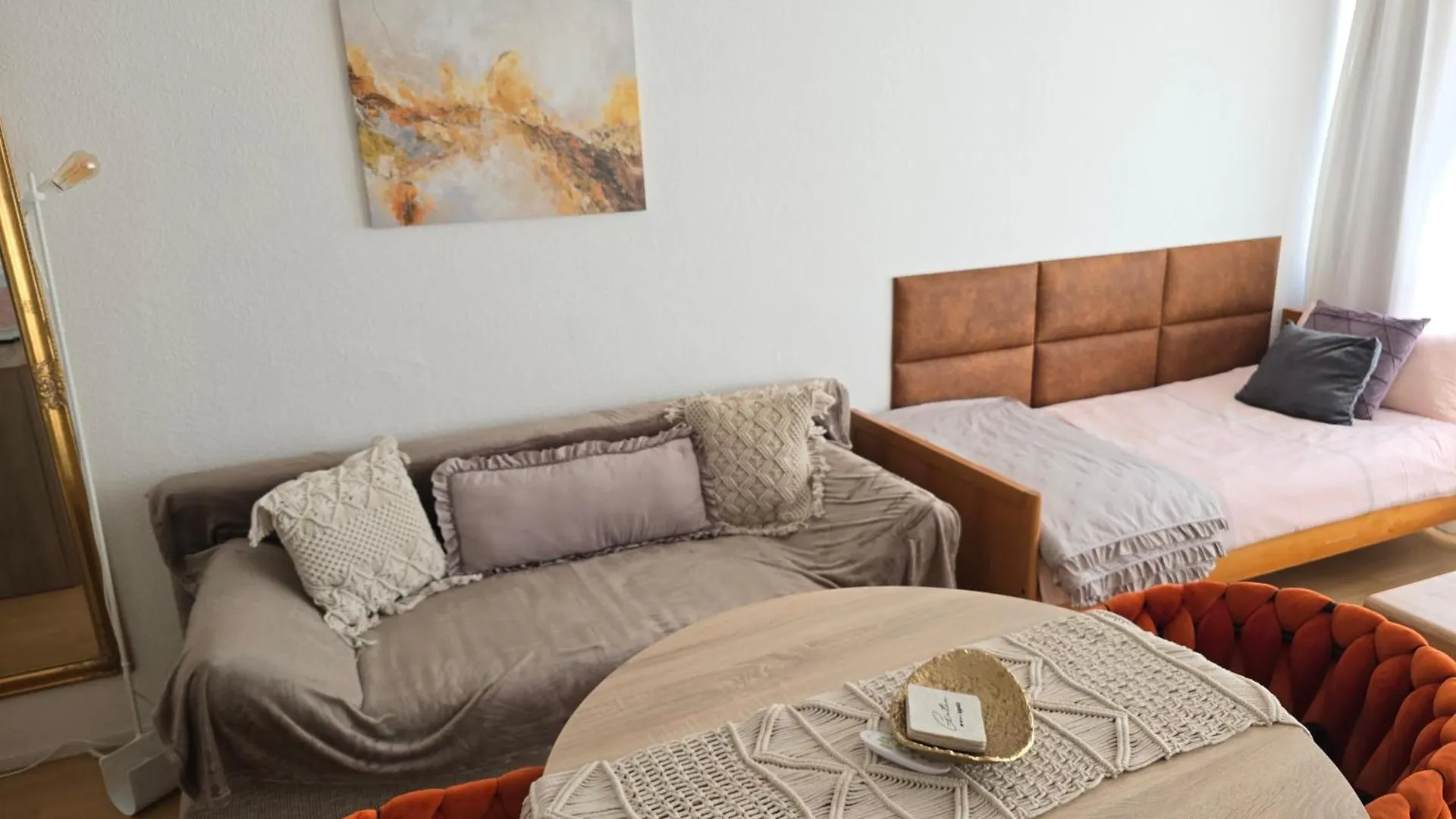 Apartment Nr 5 Bei Augsburger Platz Stuttgart Almanya